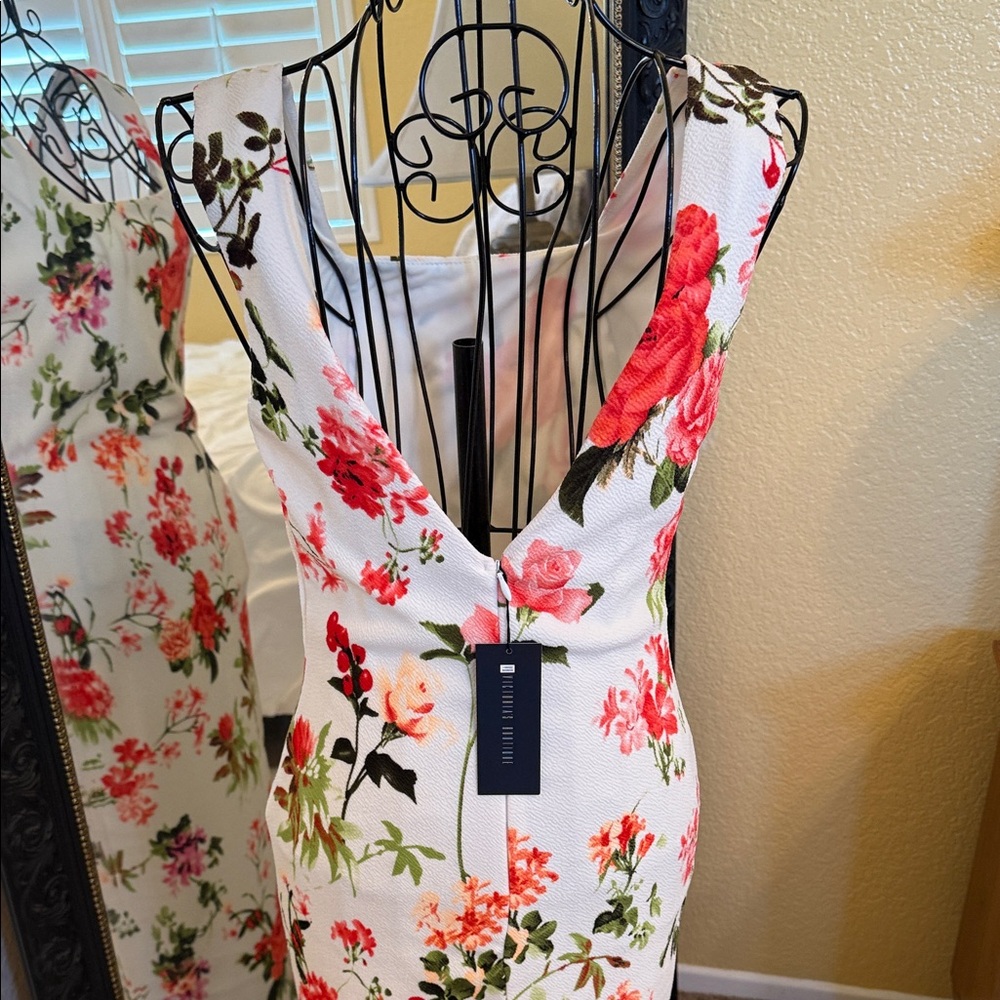 Va Va Voom Floral Midi Dress - creme and salmon pink - Picture 3 of 4